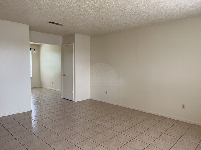 Building Photo - 3810 Charolais Dr