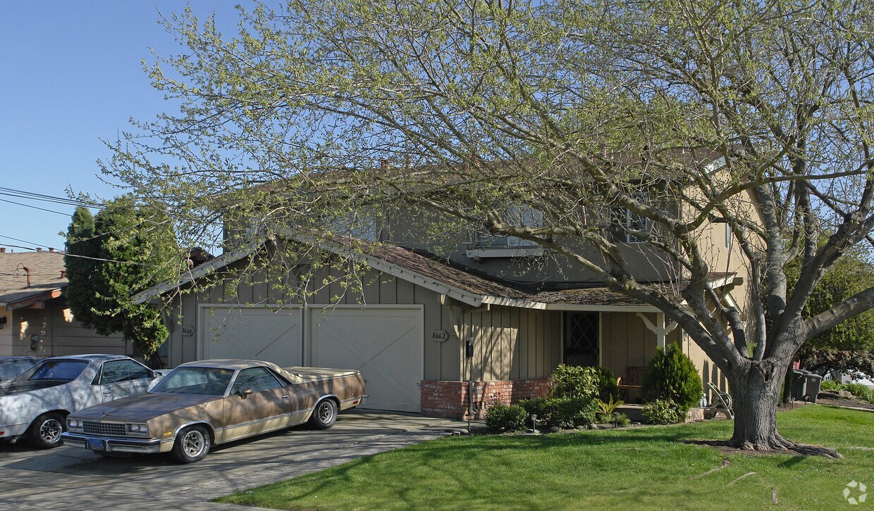 Primary Photo - 8660 Beverly Ln