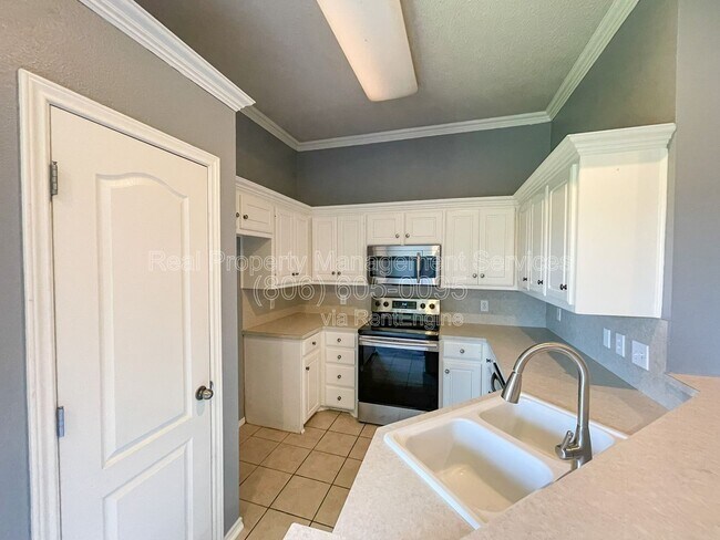 Building Photo - 9708 Uvalde Ave