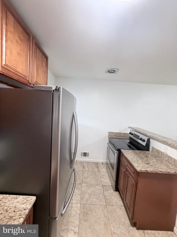 Foto del edificio - 491 N Latham St