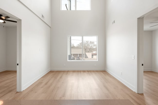 Foto del edificio - 1090 Haysboro Ave