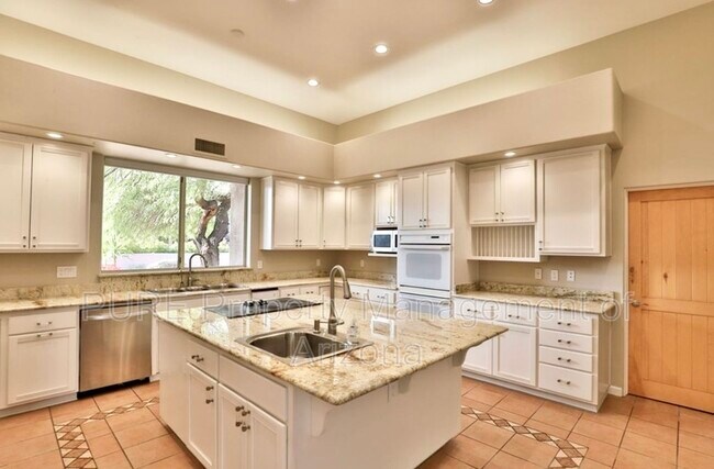 Foto del edificio - 11771 N 118th St