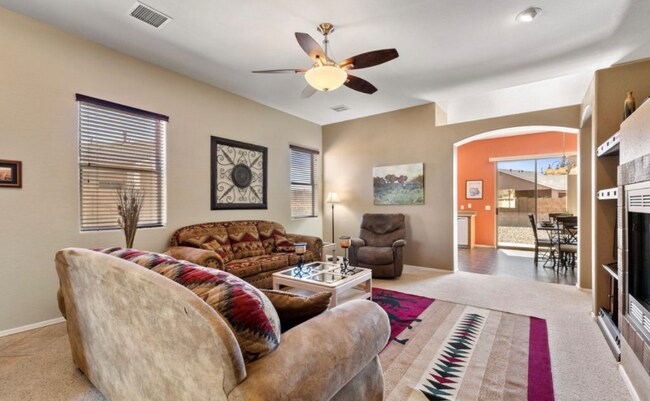 Foto del edificio - 5303 N Willoughby Dr