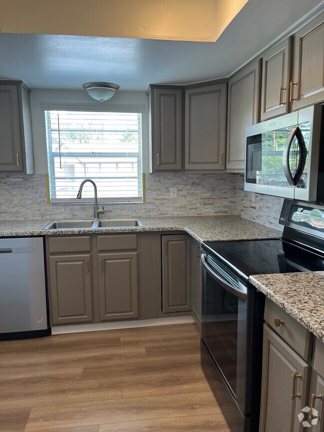 Oak Lea Village Student Apartments for Rent South Daytona, FL 4