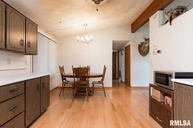 Building Photo - Nice country ranch home