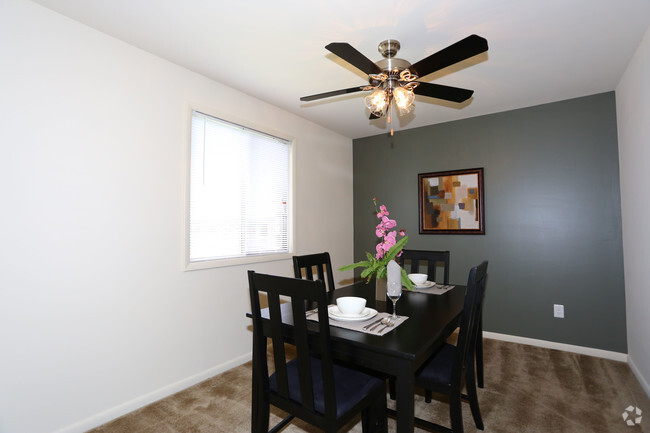 Dining Room - Chatham Gardens