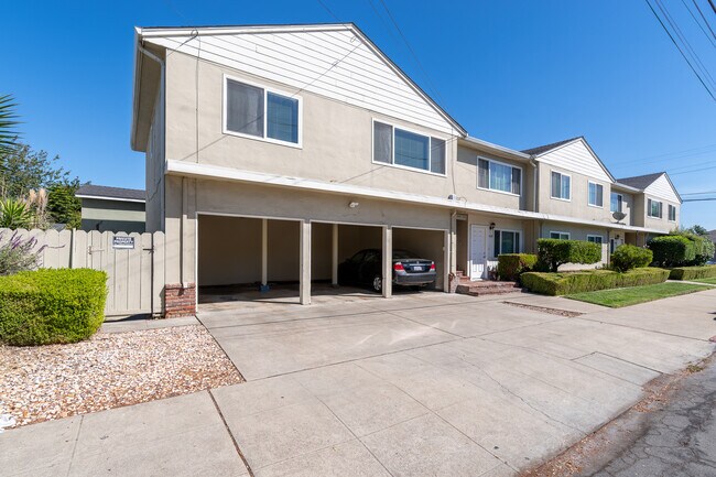 Building Photo - 1480 Santa Rosa St