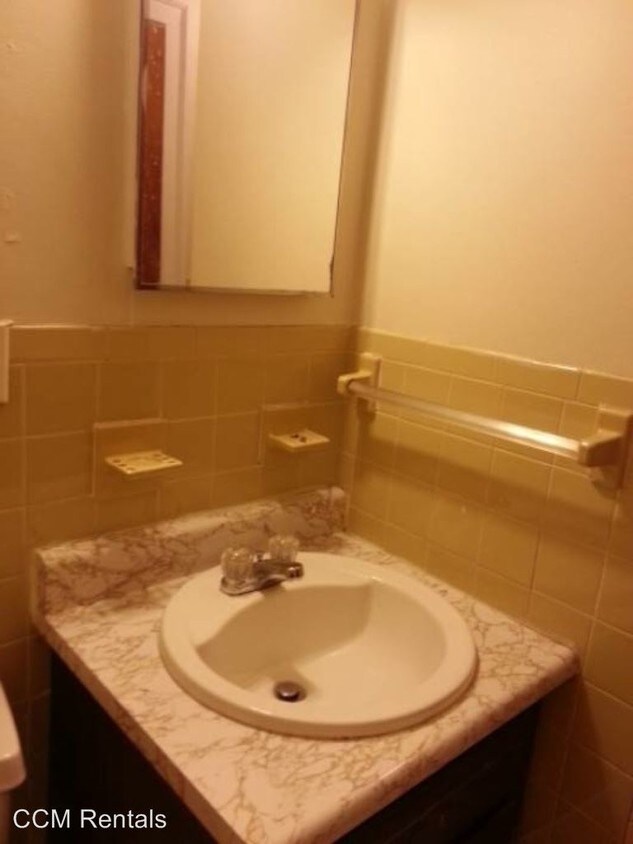 Building Photo - 42 Main St