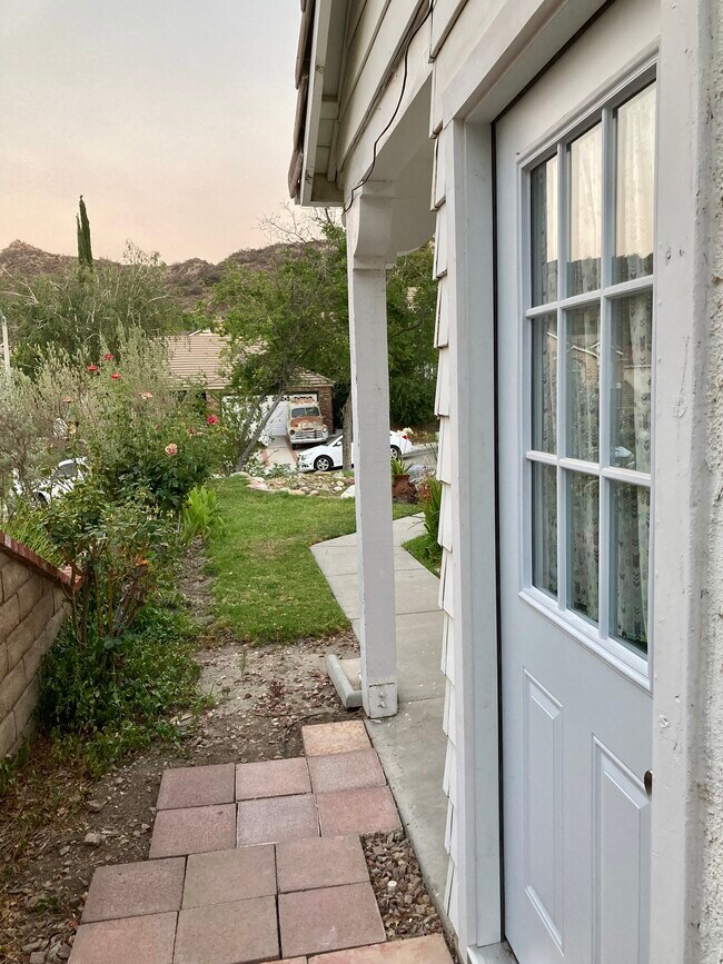 28605 Forest Meadow Pl Unit Private Master Bedroom, Castaic, CA 91384