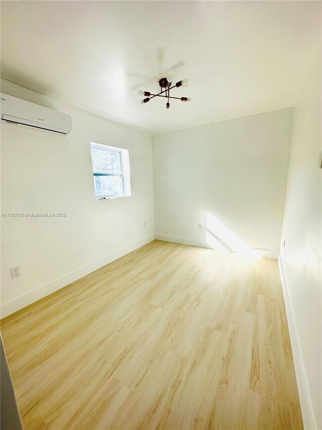 Foto del edificio - 2 bedroom in North Miami FL 33162