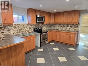 Building Photo - 318 Erie Ave