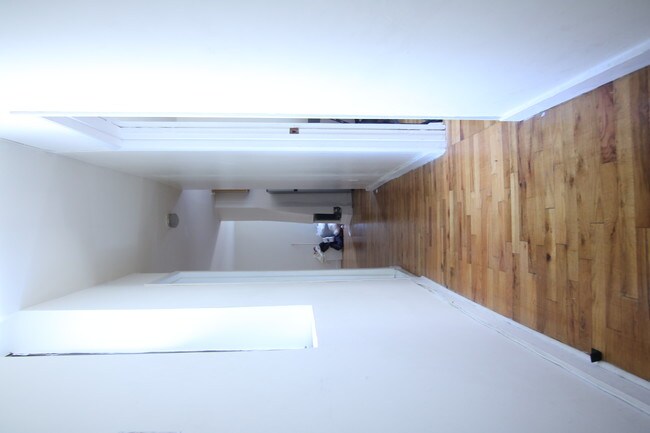 Building Photo - 171 W 83rd St