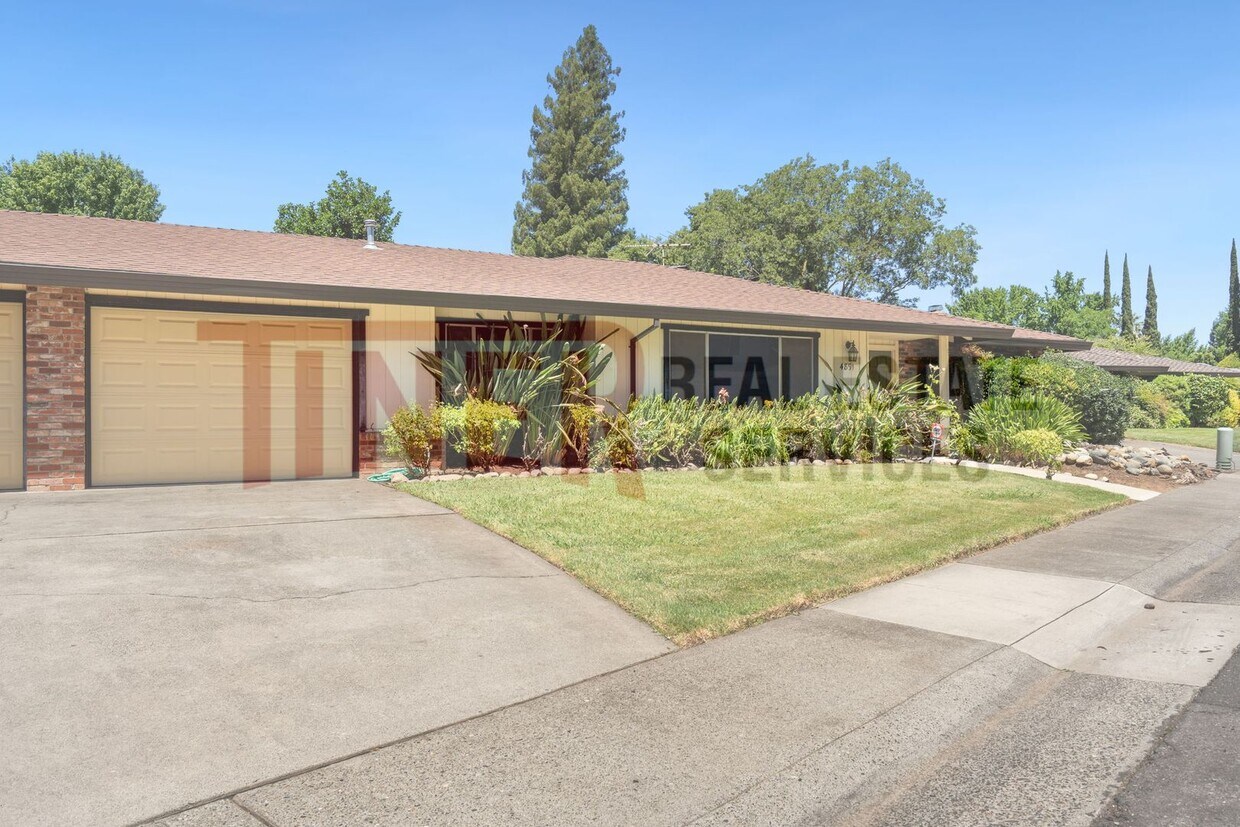 Primary Photo - Lovely 3 Bedroom in Del Dayo Area