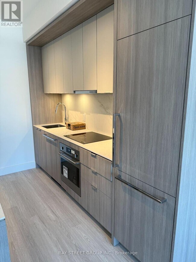 Photo du bâtiment - 6 Greenbriar Rd