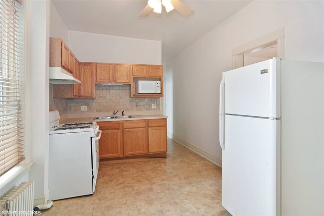 Building Photo - 906 N Rockwell St