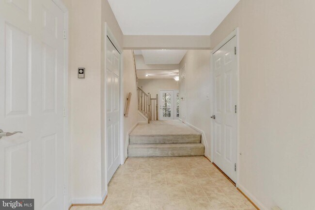 Building Photo - 1367 Lindsay Ln