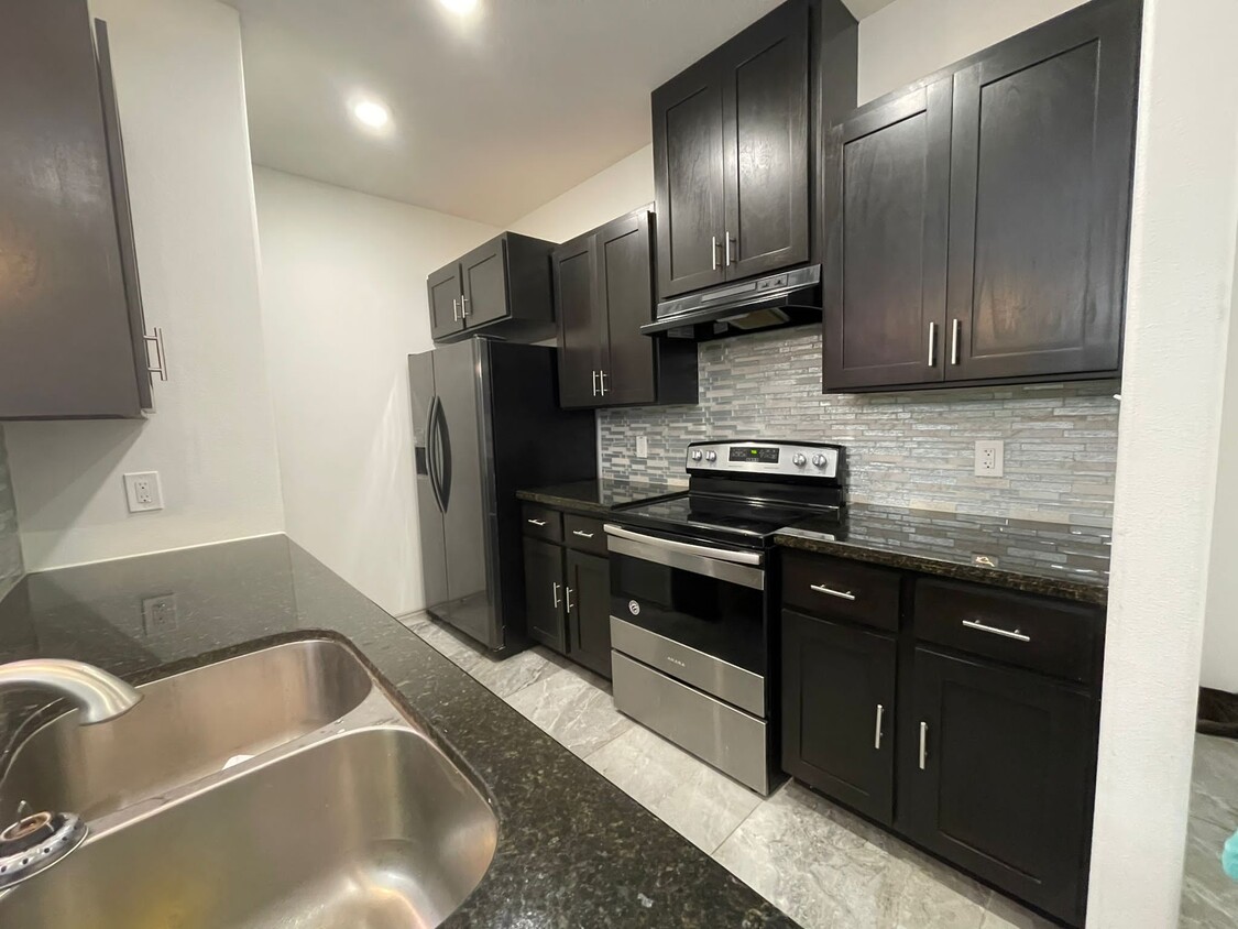 Primary Photo - 204 Welland Dr