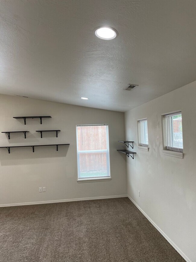 Foto del edificio - Very Nice 2 Story 3 Bedroom 2.5 Bath Home-...