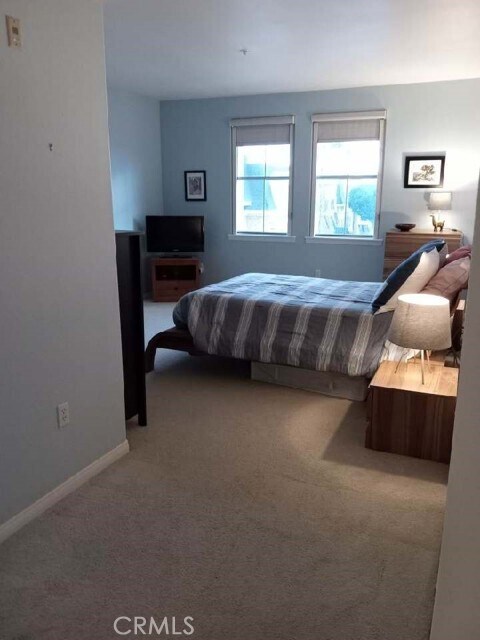 Foto del edificio - 5142 Warner Ave