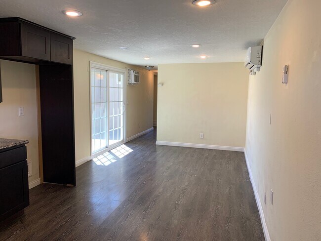 Building Photo - 3913 E Calle De Ricardo