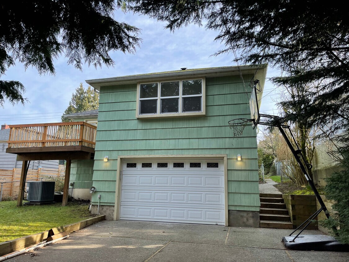 Foto del edificio - 5915 39th Ave SW