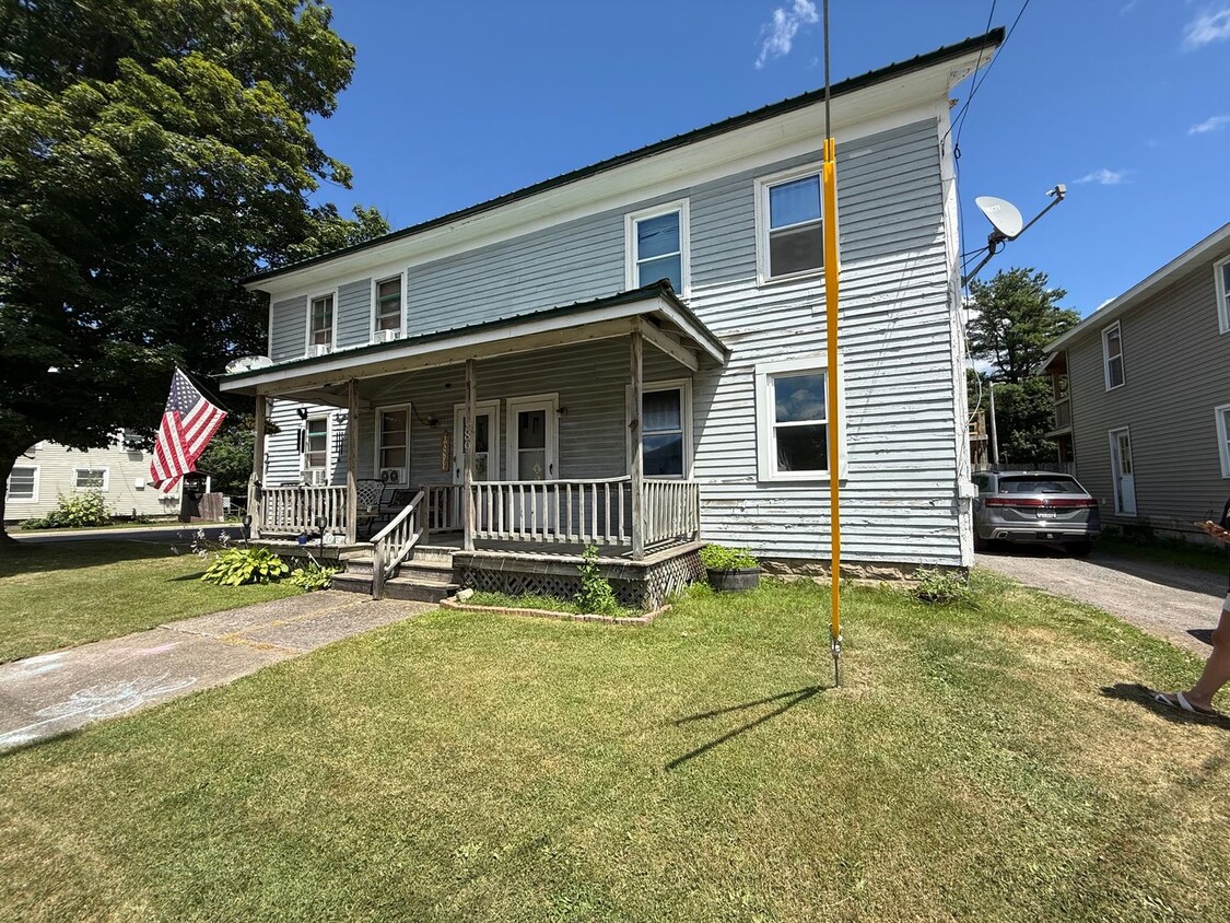Primary Photo - 89 N Main St
