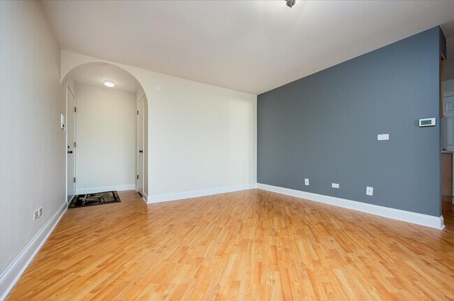 Building Photo - 10640 Brook Lodge Ln