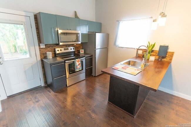 Photo - 708 Nevada St House