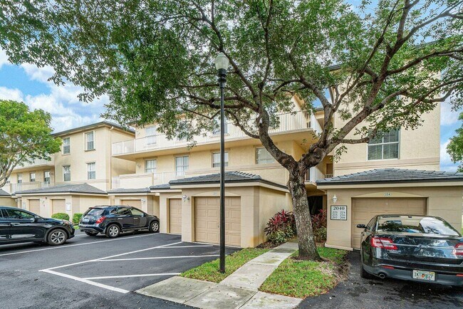 Building Photo - 2040 Greenview Shores Blvd