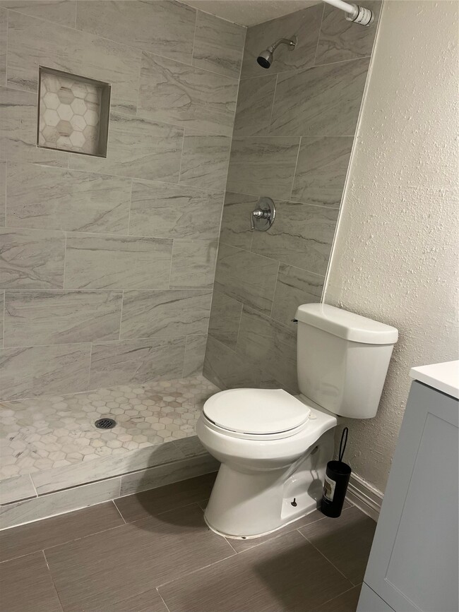 Foto del edificio - 5929 Queensloch Dr