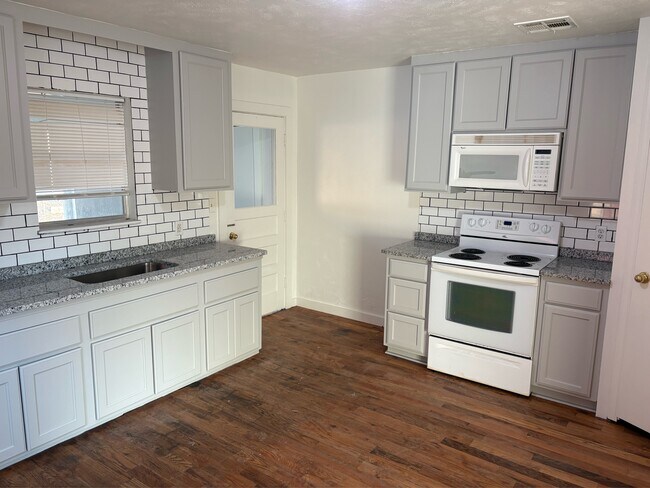 Foto del edificio - 115 S 8th St