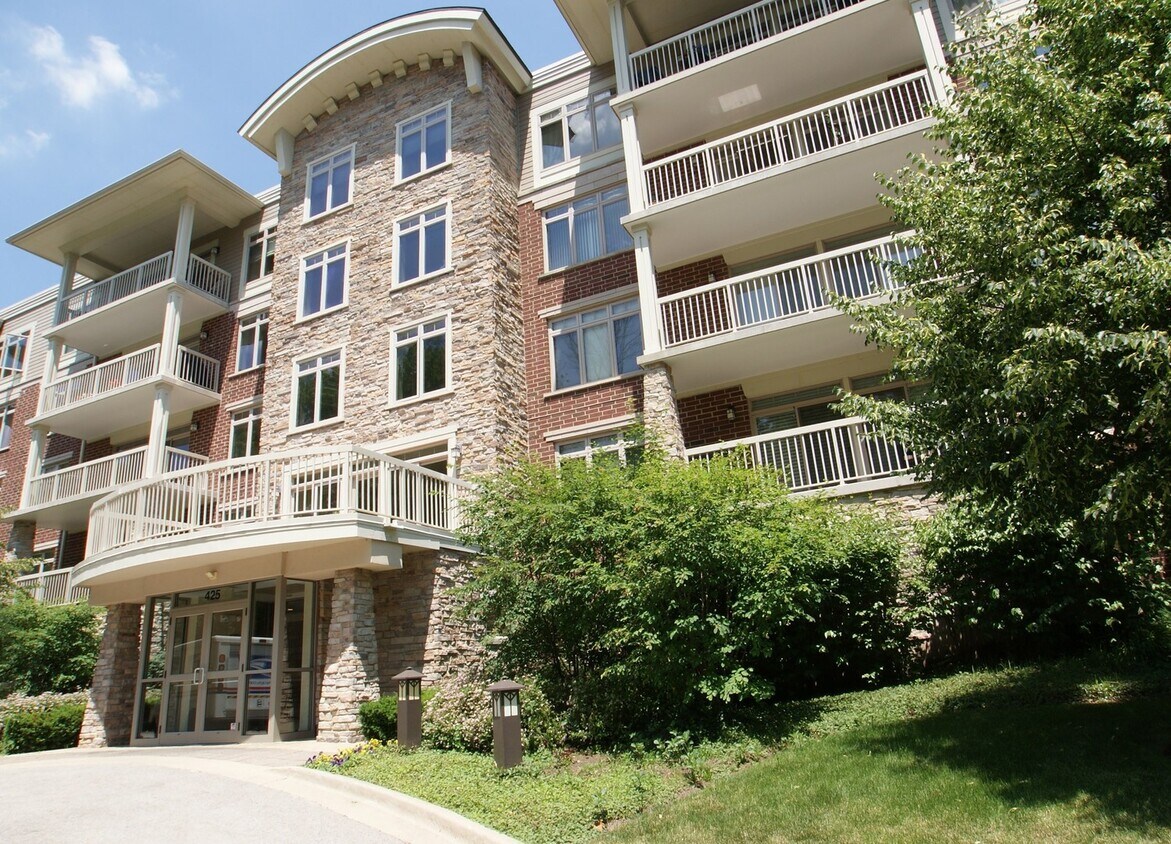 Foto principal - 425 Benjamin Dr