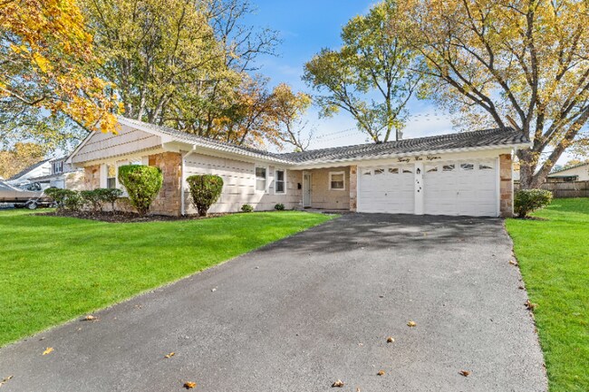 Building Photo - 2515 Kenhill Dr