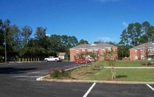 Building Photo - The Gardens of Tifton