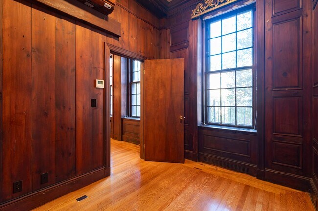 Building Photo - Back Bay Beauty, No Pets and No Smoking