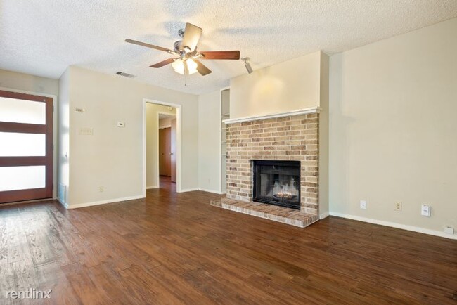 Building Photo - 2 br, 2 bath Condo - 2106 Nickerson
