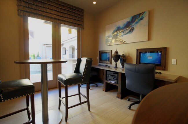 Building Photo - Classy 2 Bedroom Home: Elegant City Living
