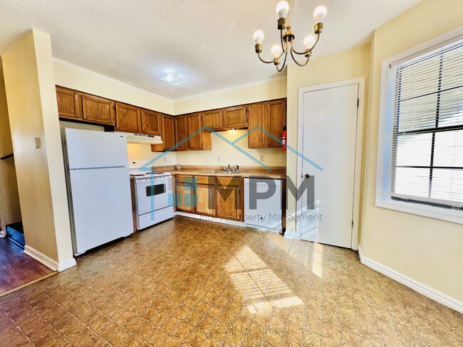 Building Photo - 69 Colonial Dr