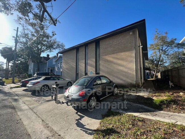 Foto del edificio - 1318 Sydney Pl