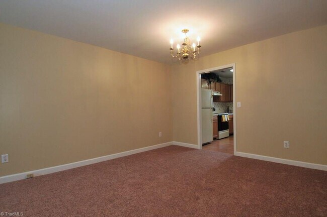 Foto del edificio - 128 Troonsway Rd