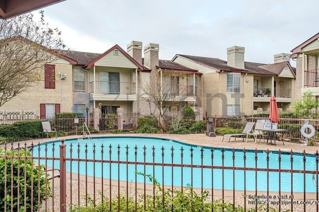 Building Photo - 2120 El Paseo St