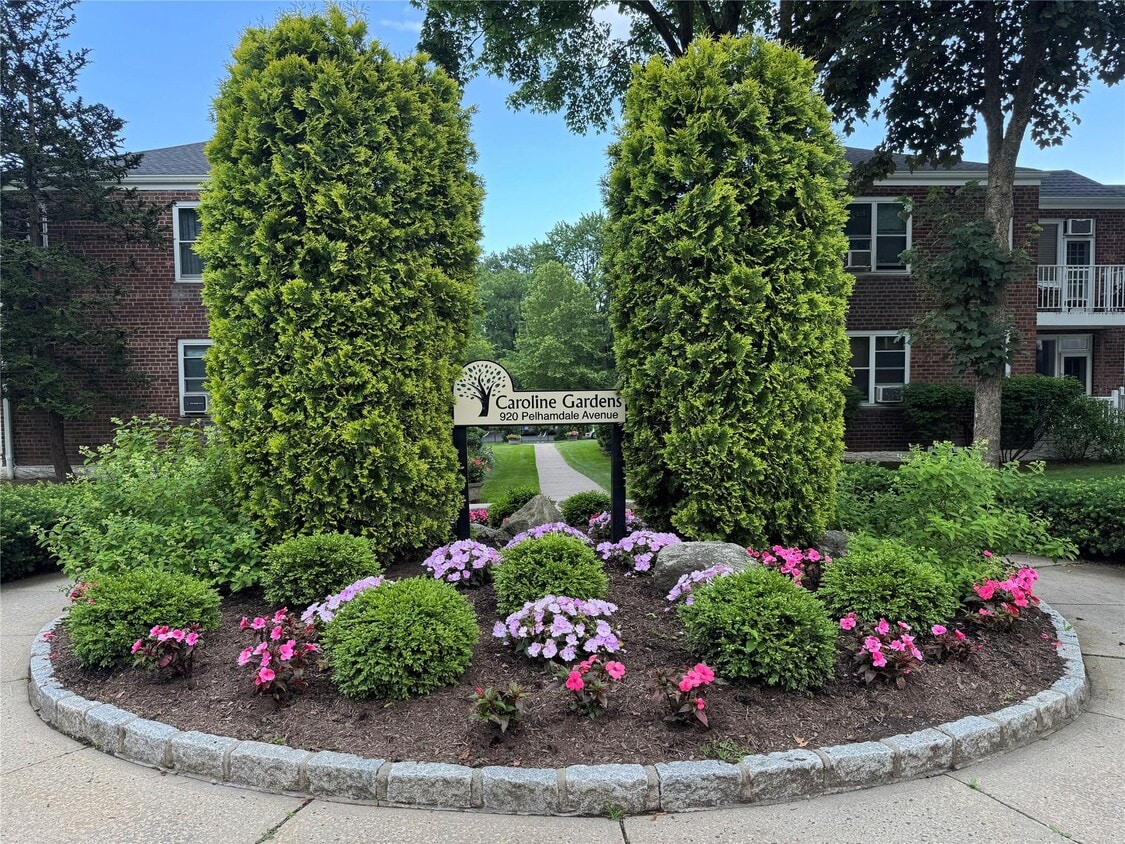 Foto principal - 920 Pelhamdale Ave