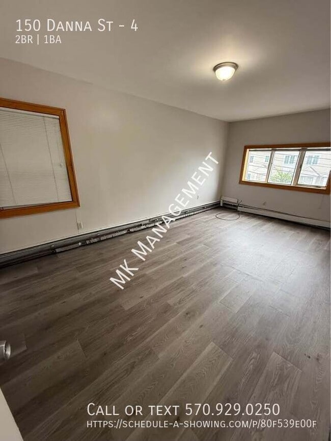 Building Photo - 150 Danna St