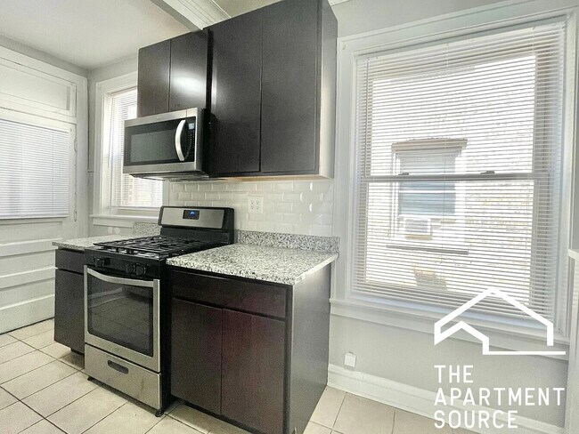 Foto del edificio - 6310 N Leavitt St