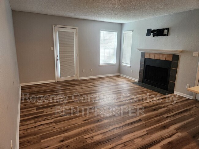 Building Photo - 4301 Lizshire Ln