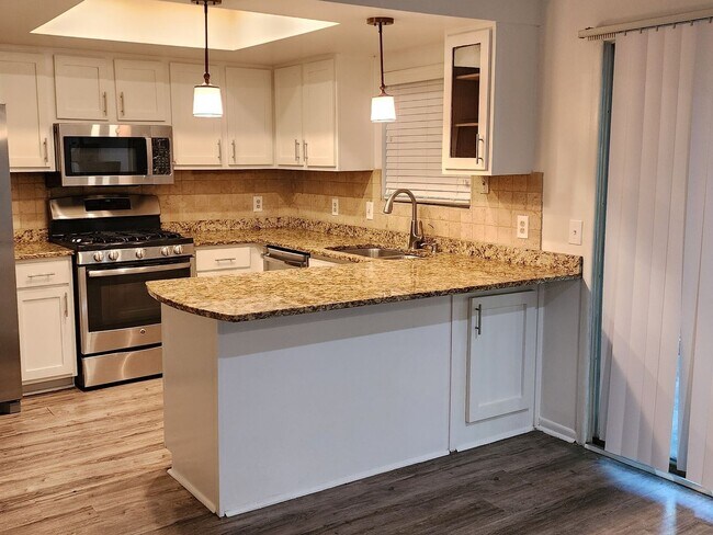 Foto del edificio - 51 Fair Haven Way