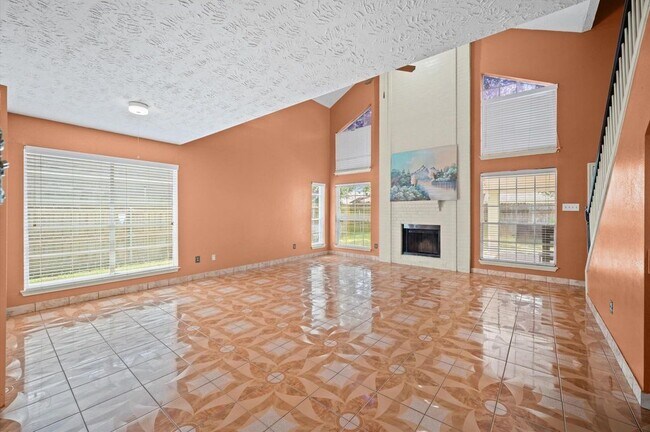 Building Photo - 4711 Newpark Dr