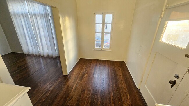 Foto del edificio - 1425 Echo Park Ave