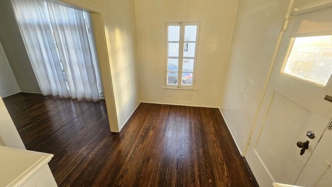 Building Photo - 1425 Echo Park Ave