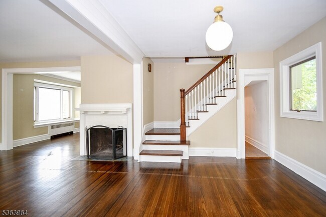 Foto del edificio - 8 Inwood Pl